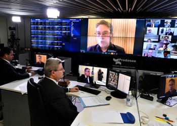 Alesandro Vieira (na tela) foi o relator da proposta, aprovada em sessão remota presidida por Antonio Anastasia (C). Foto: Waldemir Barreto/Agência Senado