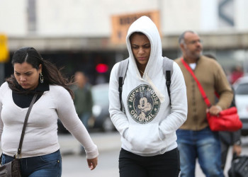 Brasília - Pelo segundo dia consecutivo,  Brasília bate recorde de frio na madrugada, de acordo com a medição do Instituto Nacional de Meteorologia (INMET), o recorde anterior também aconteceu ontem com 13,8°C. (Elza Fiúza/Agência Brasil)