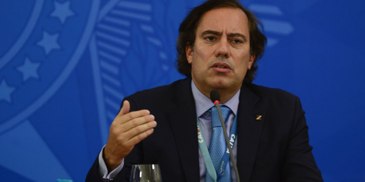 O presidente da Caixa Econômica Federal, Pedro Guimarães, fala à imprensa no Palácio do Planalto. Foto: Divulgação
