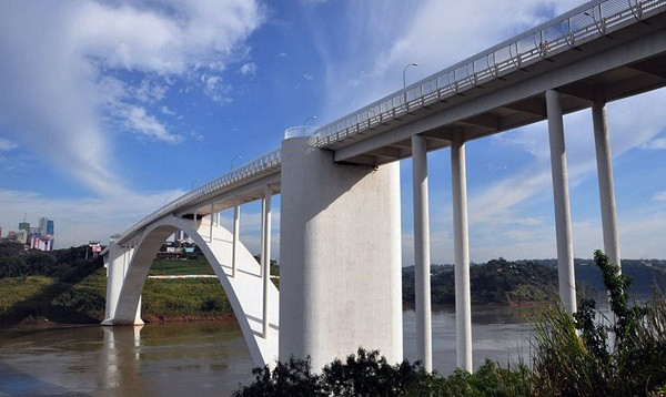 Ponte Internacional da Amizade (BR-277), Aduana de Foz do Iguaçu, Fronteira Brasil e Paraguai. Foto: Divulgação/DNIT