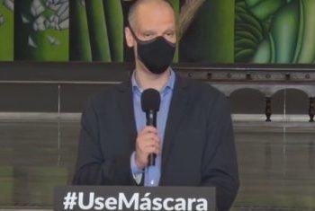 Sem leitos de UTI Covid, paciente de 22 anos morre em São Paulo