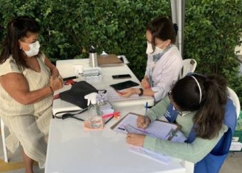 Luiza Trajano, que defende vacina pelo SUS, publica foto de segunda dose tomada