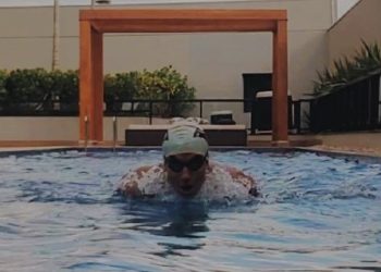 Nadador de 16 anos fará prova de 6 horas para arrecadar alimentos