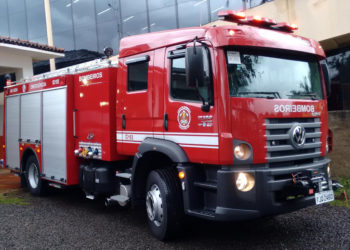 Moto pega fogo enquanto casal esperava por quarto em motel