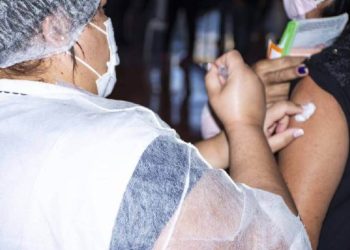 Em Franca, quem tem a partir de 40 anos pode receber vacina contra covid-19