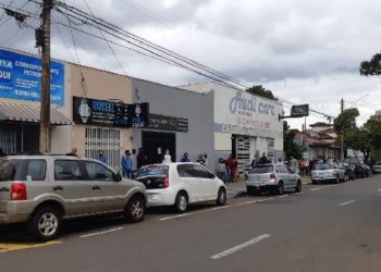 Lojas voltam a receber clientes e restaurantes vão poder funcionar para almoço, em Franca