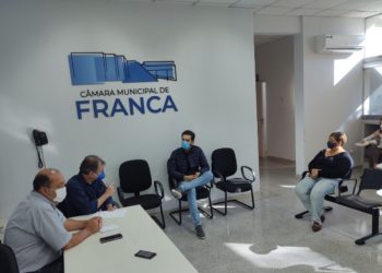 Enfermeiro Fabrício Ribeiro de Campos em reunião da Frente Parlamentar. Foto: Divulgação/Câmara de Franca