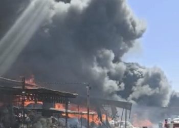 Vídeo: Depósito de recicláveis no Jardim Palma pega fogo