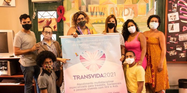 Divulgação/Rai do Vale/TransVida Legenda: Grupo pela Vidda organiza mutirão para ajudar pessoas trans a retificar documentos