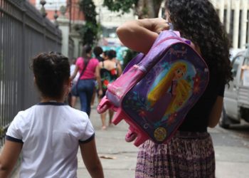 Dois em cada três estudantes precisam de reforço escolar, diz pesquisa