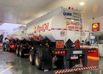 Posto de combustível na Estação anuncia promoção para vender gasolina e etanol mais baratos