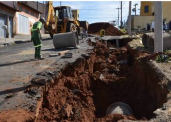 Galerias rompem no Paulistano e geram transtorno para a população