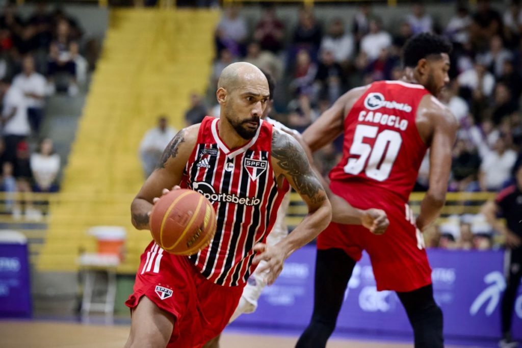 Sesi Franca Basquete não sustenta ritmo e série semifinal do NBB