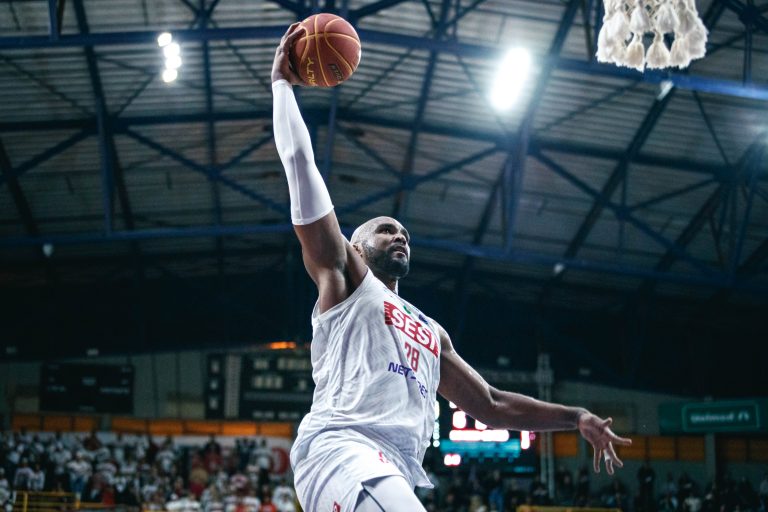 Basquete - Notícias, vídeos e tudo sobre