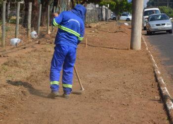 Vigilância notifica proprietários de mais de 360 terrenos e multa é de mais de R$ 1,4 mil