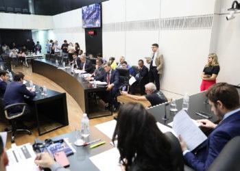 Política de bolsas contra evasão escolar recebe aval da Comissão de Constituição, Justiça e Redação