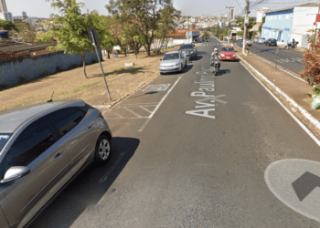 Motociclista de 23 anos é encontrado morto na avenida Paulino Pucci após chuva forte