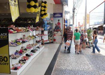 Francanos devem movimentar R$ 52,7 mi na Black Friday, aponta pesquisa do IE-ACIF