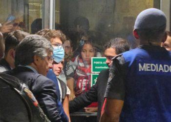 Oposição prepara ação para tentar anular lei da privatização da Sabesp