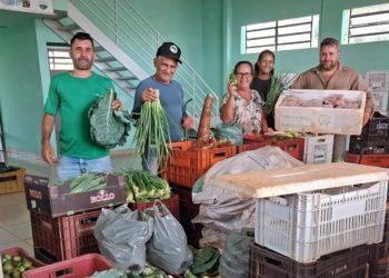 Assentamento em Restinga faz entrega de mais de 1 tonelada de alimentos para projeto contra fome, em Franca