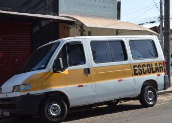 Mais de uma centena de motoristas precisam atualizar cadastro para atuarem com van escolar