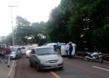 Violência no trânsito de Franca persiste e capotagem de carro trava Ismael Alonso y Alonso