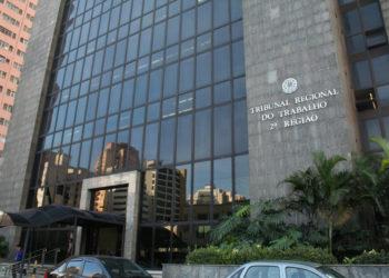 Bancário da Caixa é dispensado por justa causa por manifestar interesse sexual por pés de aprendiz