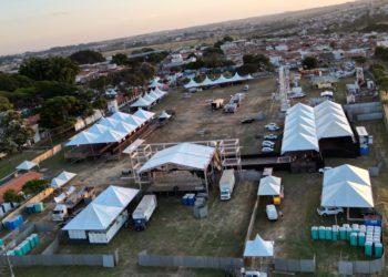 Zezé di Camargo & Luciano e Nathan & Eduardo sobem ao palco da Expoagro 2024