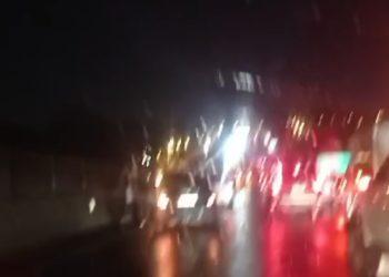 Engavetamento na rodovia Cândido Portinari fecha pista no Guanabara