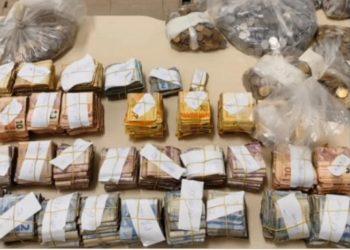 Operação da Polícia Militar encontra mais de R$ 100 mil escondidos em mata na Vila São Sebastião