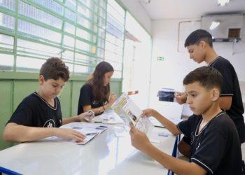 Escola estadual do Jardim Martins cria álbum de figurinhas para celebrar memória de Franca