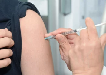 Saúde alerta para importância da vacinação contra a dengue; veja cobertura na região de Franca