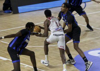Georginho homenageia o avô e o Sesi Franca Basquete sai na frente contra o Pinheiros