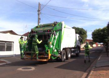 Falta de coleta de lixo gera reclamações em vários bairros de Franca