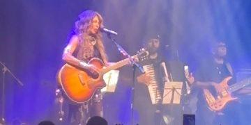 Elba Ramalho leva multidão ao Sesc Franca.