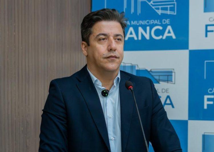 Tio acusa presidente da Câmara de Franca de ameaça; Fransérgio fala em tentativa de extorsão