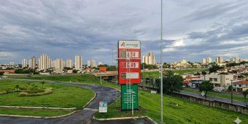 Diesel começa a faltar em Franca e posto já está há 4 dias sem combustível.