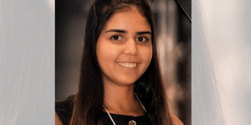 Jovem atacada com álcool e fogo morre após dias internada