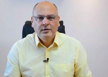 Prefeito se pronuncia após críticas à cobrança de até R$ 872 em campos de futebol