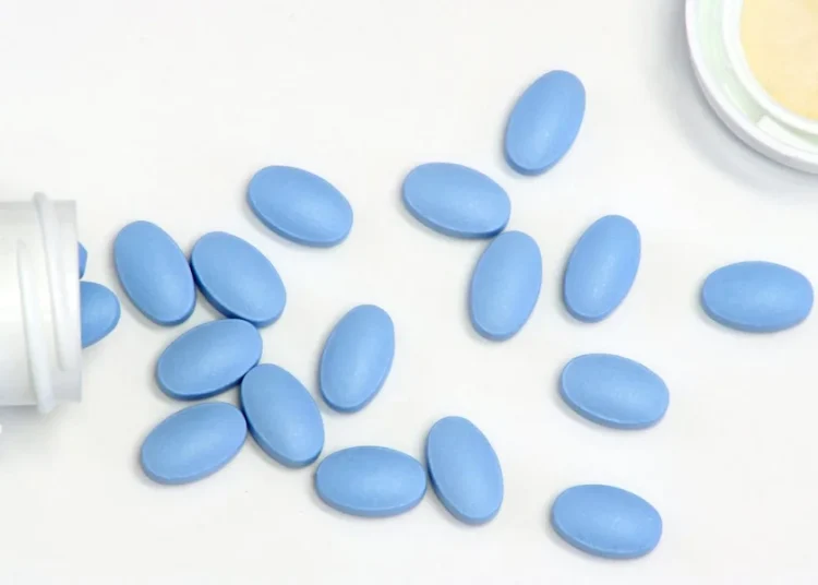 Homem morre após passar mal em motel no interior de MG; uso de medicamento e álcool é investigado