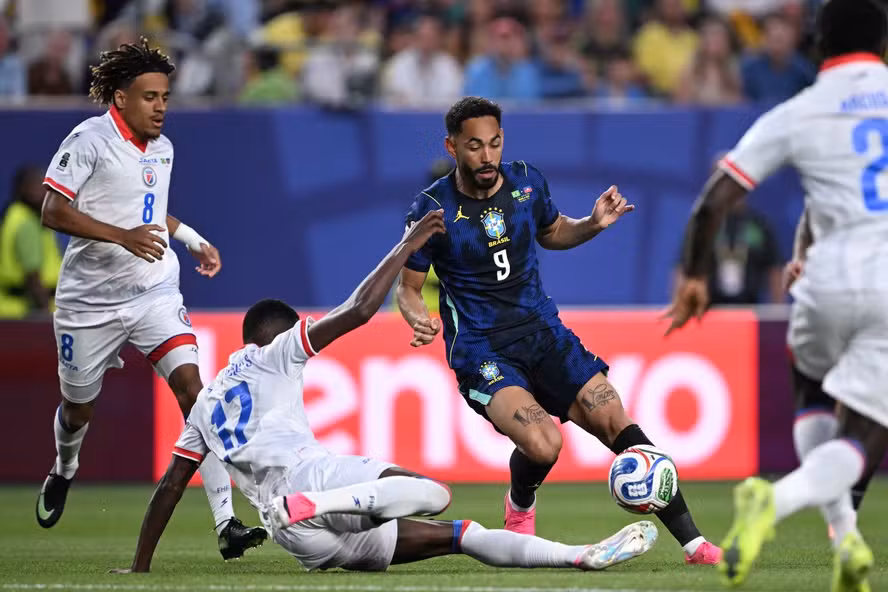 Brasil vence o Haiti e assume liderança do grupo e ficou perto das oitavas da Copa do Mundo