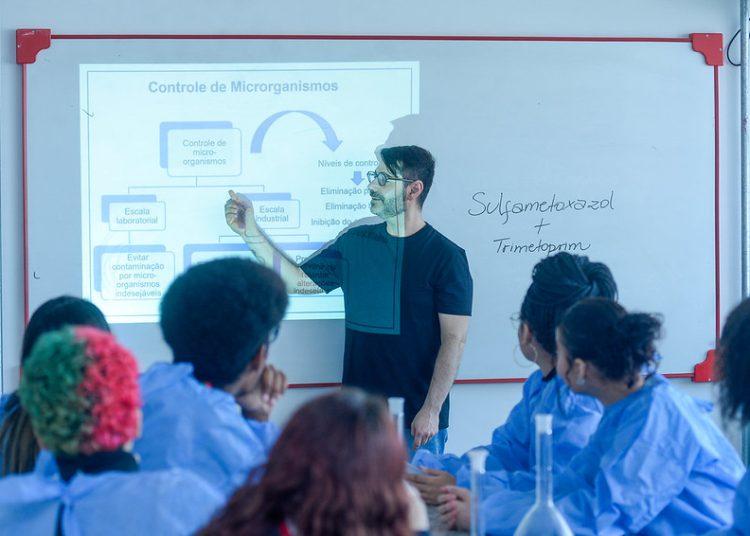 Seduc-SP abre inscrições para processo seletivo de professores da educação técnica com salários de R$ 5,5 mil