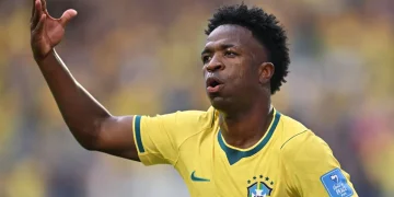 Brasil goleia a Escócia, garante liderança do grupo e recebe elogios da imprensa internacional