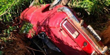 Tragédia em estrada rural: idoso morre após veículo cair em ribanceira