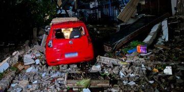 Temporal com ventos de 70 km/h deixa rastro de destruição em Ribeirão Preto