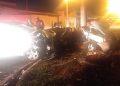 Pai e filha ficam em estado grave após colisão entre carros em Franca