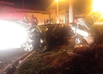 Pai e filha ficam em estado grave após colisão entre carros em Franca