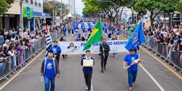 Desfile de 7 de Setembro reúne público e mais de 40 instituições em Franca